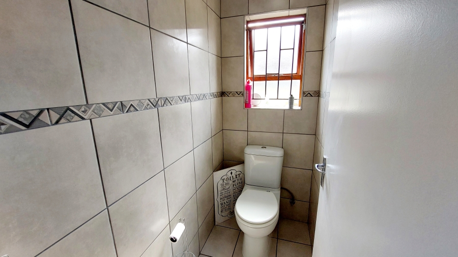 2 Bedroom Property for Sale in Highbury Park Western Cape